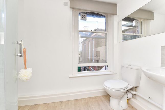 Flat G, Eve Court, Petersfield photo 5