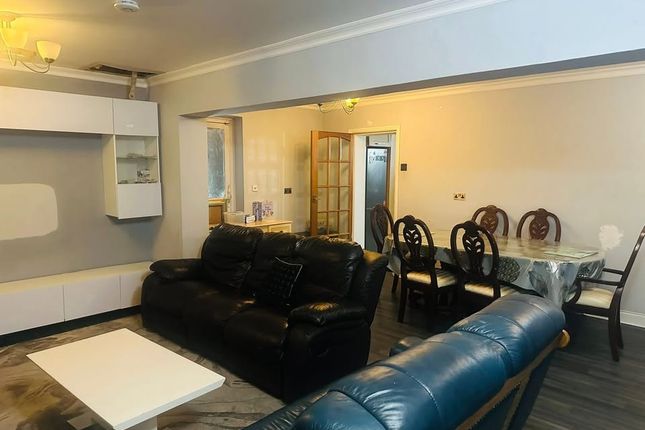28, Bradgers Hill Road, Luton photo 3