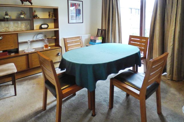 68, Elliot Rise, Southampton photo 3