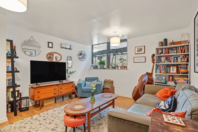 Apt 4, Block D, London photo 3