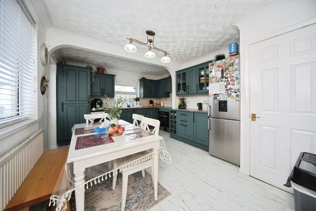 24, Whitefield Avenue, Luton photo 5