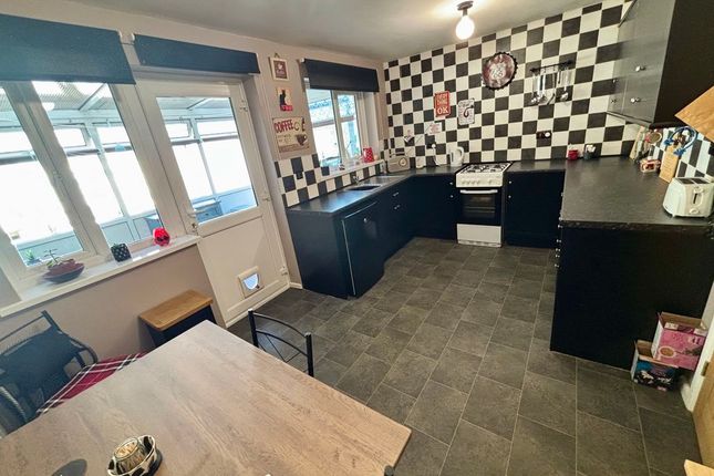 31, Uzella Park, Lostwithiel photo 4
