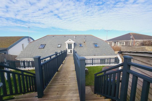 Flat 3, 2 Lamorne Close, Grannys Lane, Perranporth photo 2