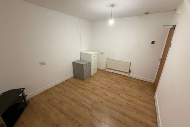 118 Hodge Hill Road, Birmingham photo 3