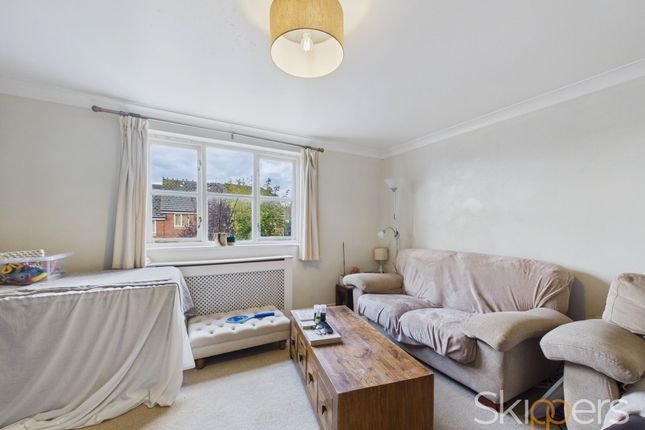 15 Surtees Close, Ashford photo 2