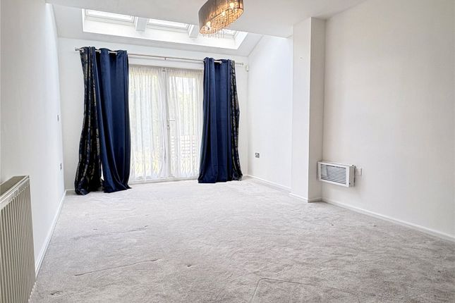 5, Olive Crescent, Oldham photo 2