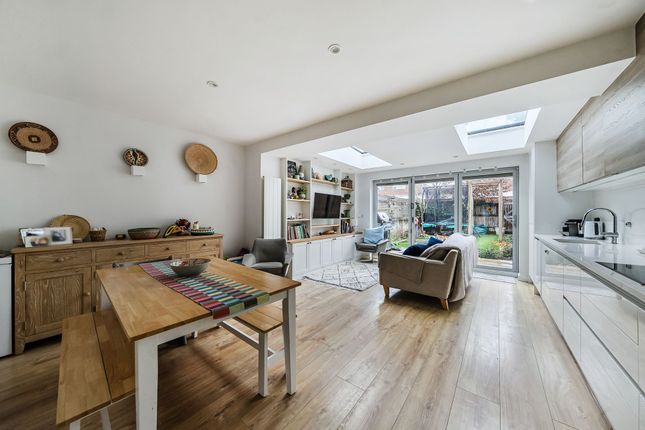19 Perryfield Way, Richmond photo 2