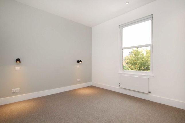 45A, Quicks Road, London photo 5