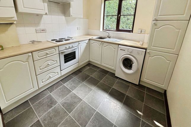 40, Warren Close, Gainsborough photo 3
