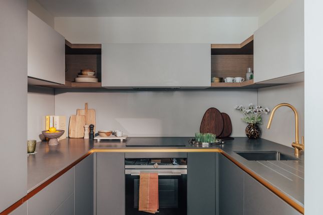 4 UPPER RIVERSIDE, Cutter Lane, London photo 4