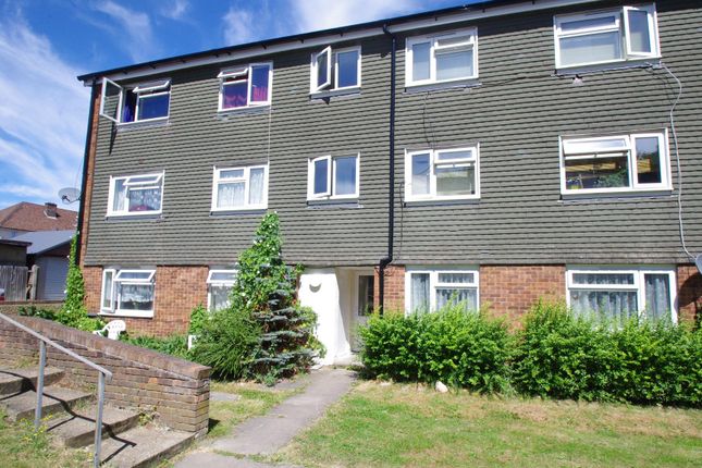 Thumbnail Flat to rent in Gullet Wood Road, Watford