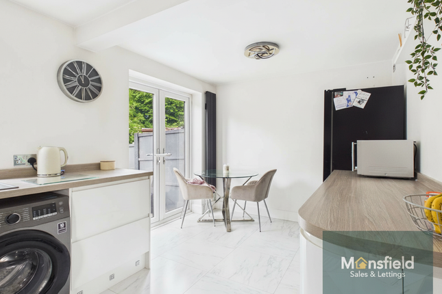 33, Lime Avenue, Sutton-in-ashfield photo 2