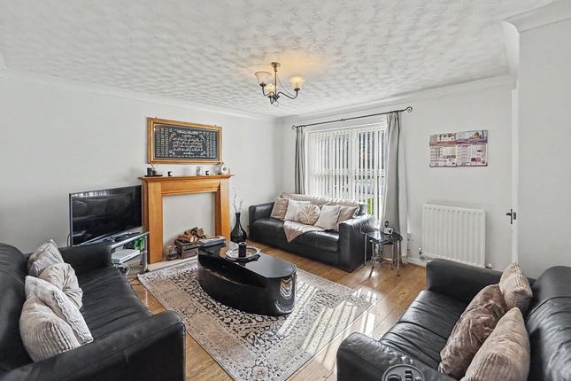 27 Waterdale Drive, Manchester photo 4