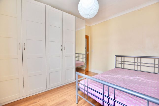 50 Lawrence Road, London photo 3