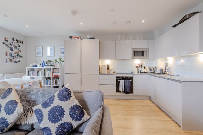307, Orton House, 81 Plough Lane, London photo 2