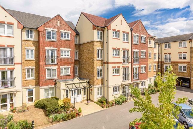 2-bed house on 35 Ash Lodge, Churchfield Road, Walton-On-Thames, £350,000