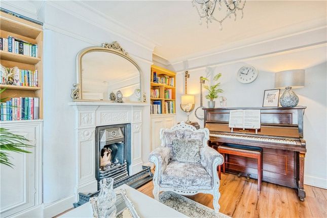 11, Grange Park Avenue, Greater Manchester photo 4