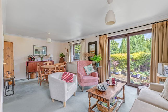 10, Holly Court, Ilkley photo 2