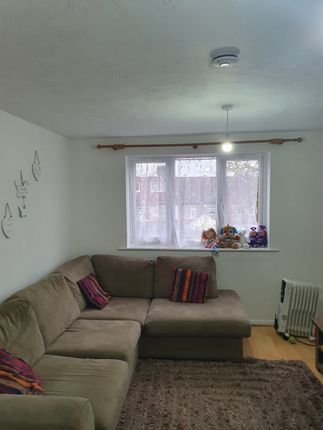 Thumbnail Flat to rent in Greenslade Road, Barking