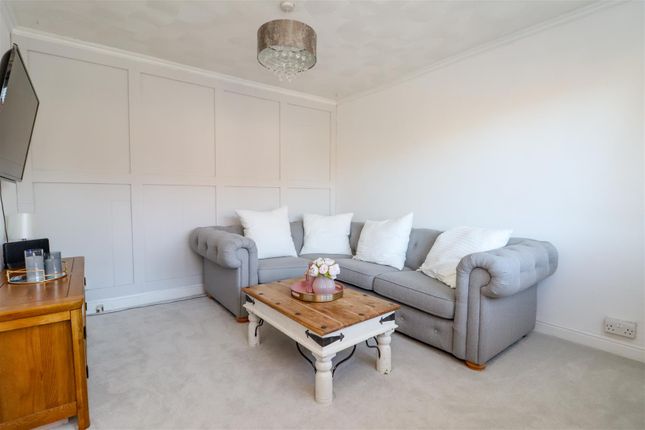 51, Blackbridge Lane, Horsham photo 4