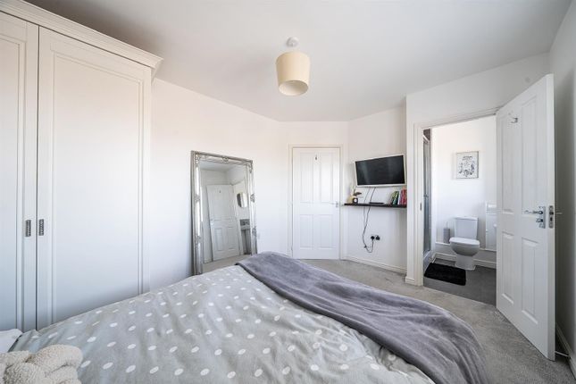 Flat 6, 3, Castle Drive, Margate photo 4