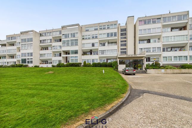 2-bed flat on 39 Hendon Hall Court, Parson Street, London, £400,000