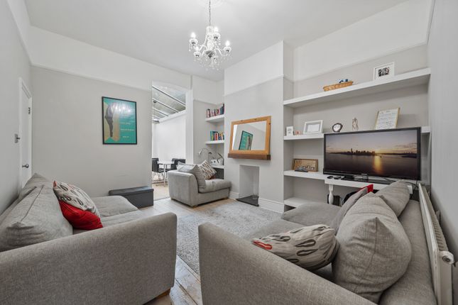 Flat for sale in Mount View Road, London