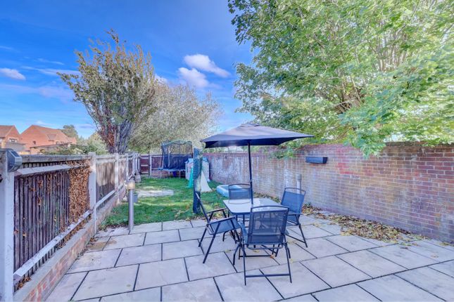 41, Miersfield, Buckinghamshire photo 3