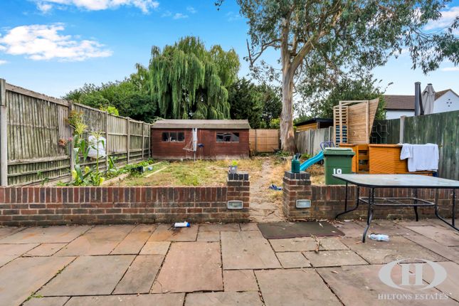 19, Knighton Way Lane, Uxbridge photo 2
