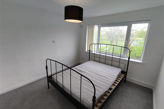 2/2, 1, Craigbo Avenue, Glasgow photo 4