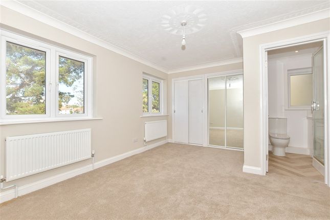 Manor Road, Lydd photo 4