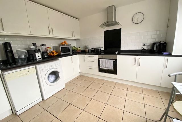 36, Appleyard Place, MILTON KEYNES photo 2