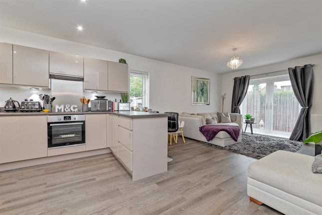 52 Hansell Gardens, Hedley Road, St. Albans photo 2