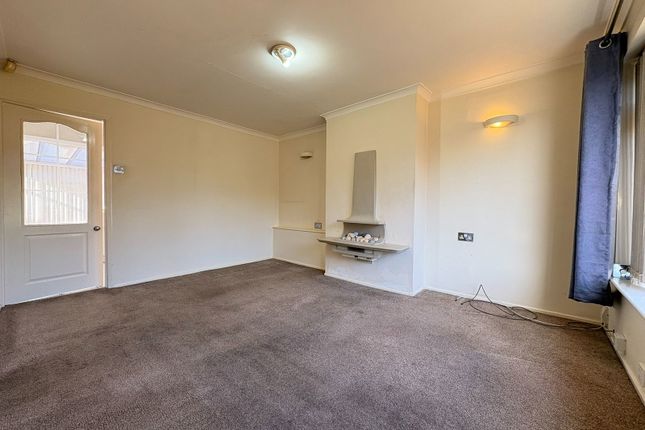 Barnes Drive, Maghull photo 2