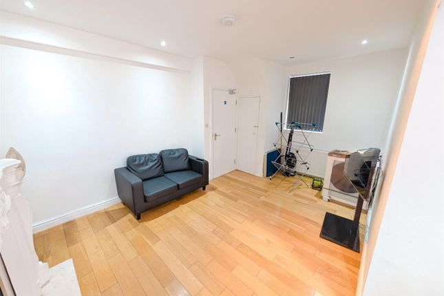 46, Worsley Road, Manchester photo 3