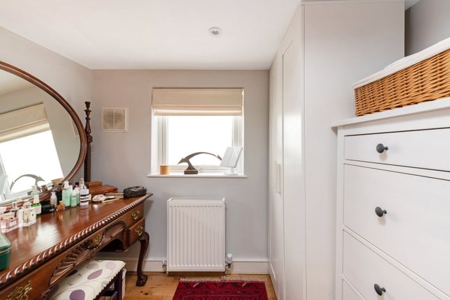 Flat for sale in Victoria Road, Queens Park, London
