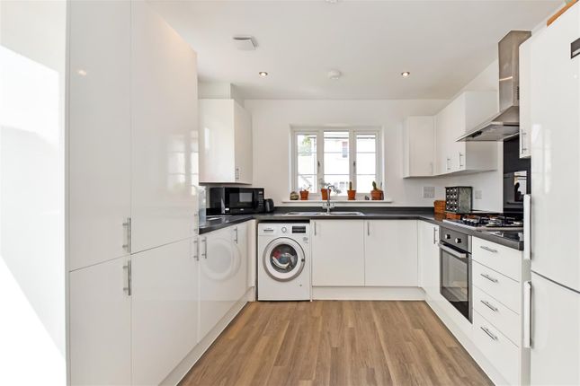 1, Willow Drive, Cullompton photo 4