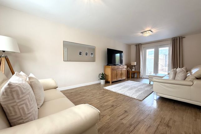 19 Coed Duffryn, Aberdare photo 2
