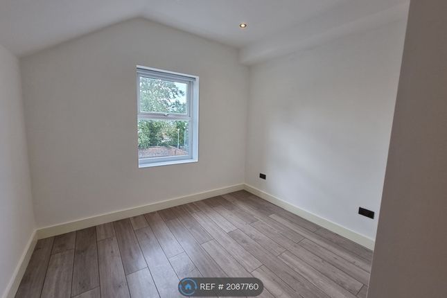 Flat to rent in Talbot Road, Old Trafford, Manchester