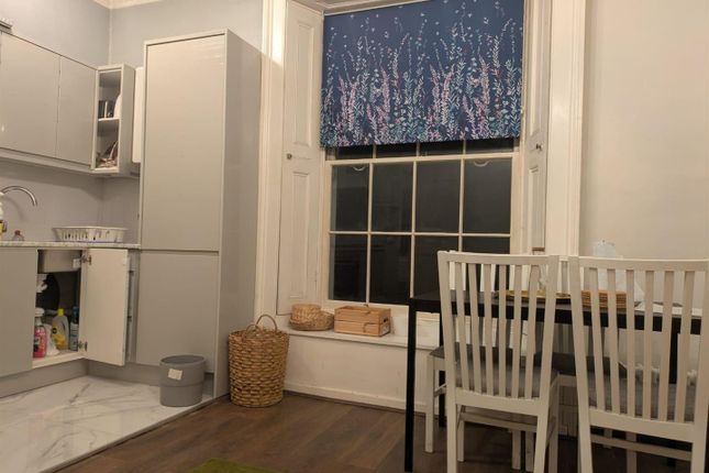 Flat 2, 39, Shooters Hill Road, Blackheath photo 2