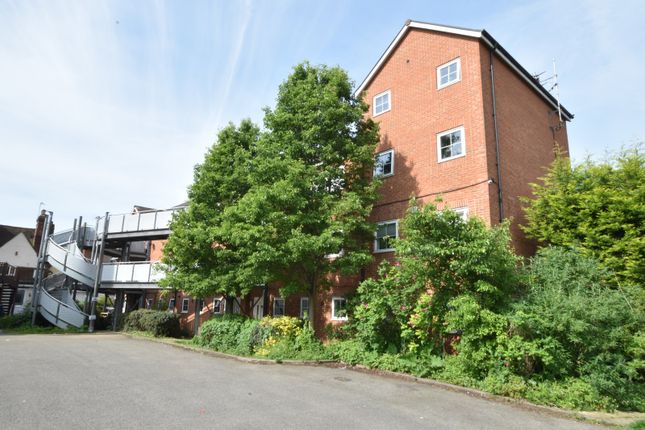 Flat for sale in Lower Leys, Evesham, Worcestershire