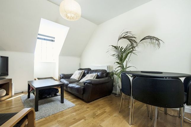 Flat to rent in Bridge Street, Walton-On-Thames