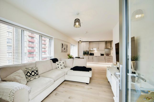 Thumbnail Flat for sale in Adeline Heights, Rosalind Drive, Maidstone, Kent