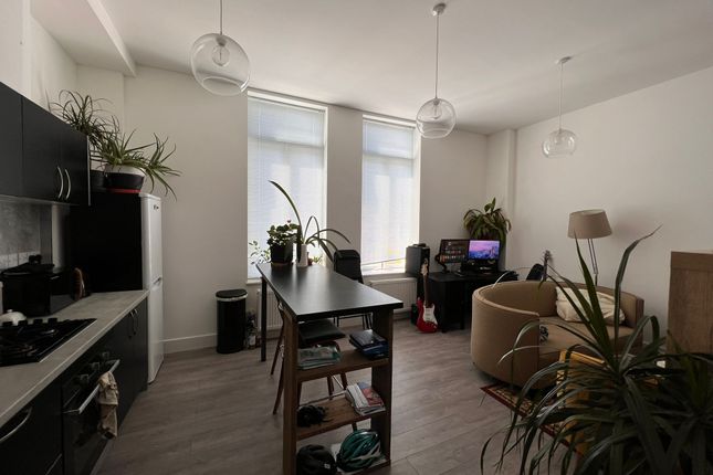 Flat 1, 41 Peckham High Street, London photo 3