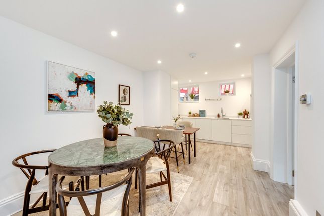 Flat A, 8, Lindfield Gardens, London photo 4