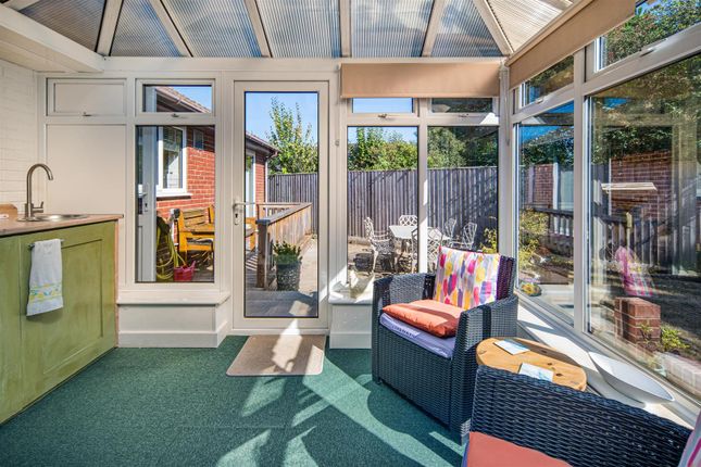 7, Nightingale Close, Bembridge photo 4