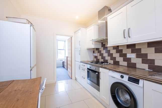 Flat 2, 33, South Street, Isleworth photo 4