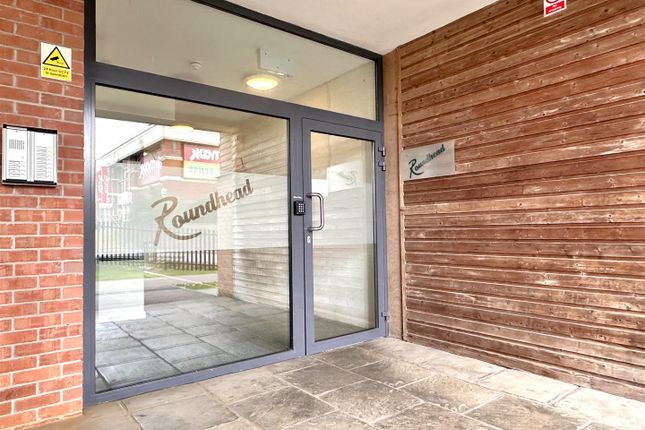 Flat 201, The Roundhead Building, Warwick Brewery, Newark photo 3