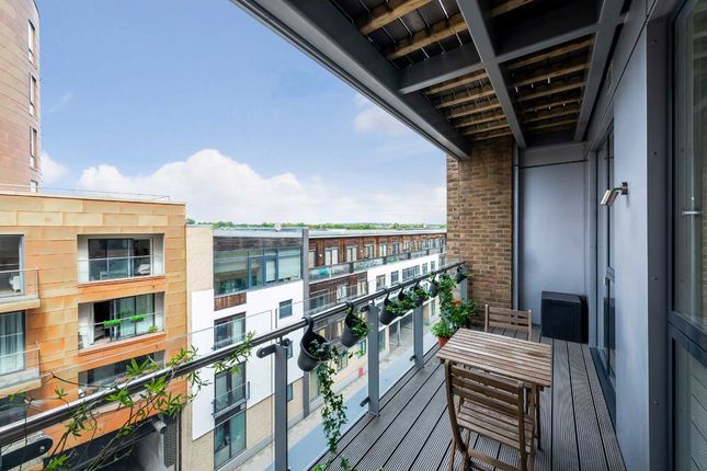 Flat 16, Prime House, 10, Banister Road, London photo 4