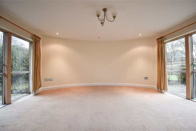 Flat for sale in Queen Ediths Way, Cambridge